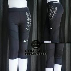 Celana Pendek Olahraga Legging Pendek Selutut
